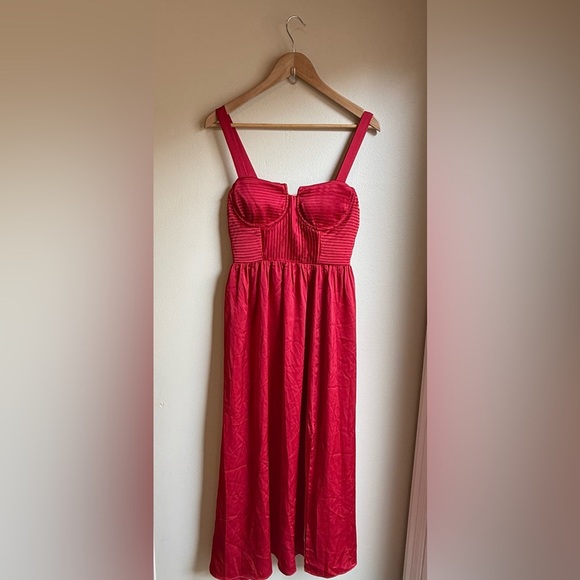 NEW Astr the Label Bustier Ruched Dress Red Midi Dress Ruching Size Small - Picture 3 of 9